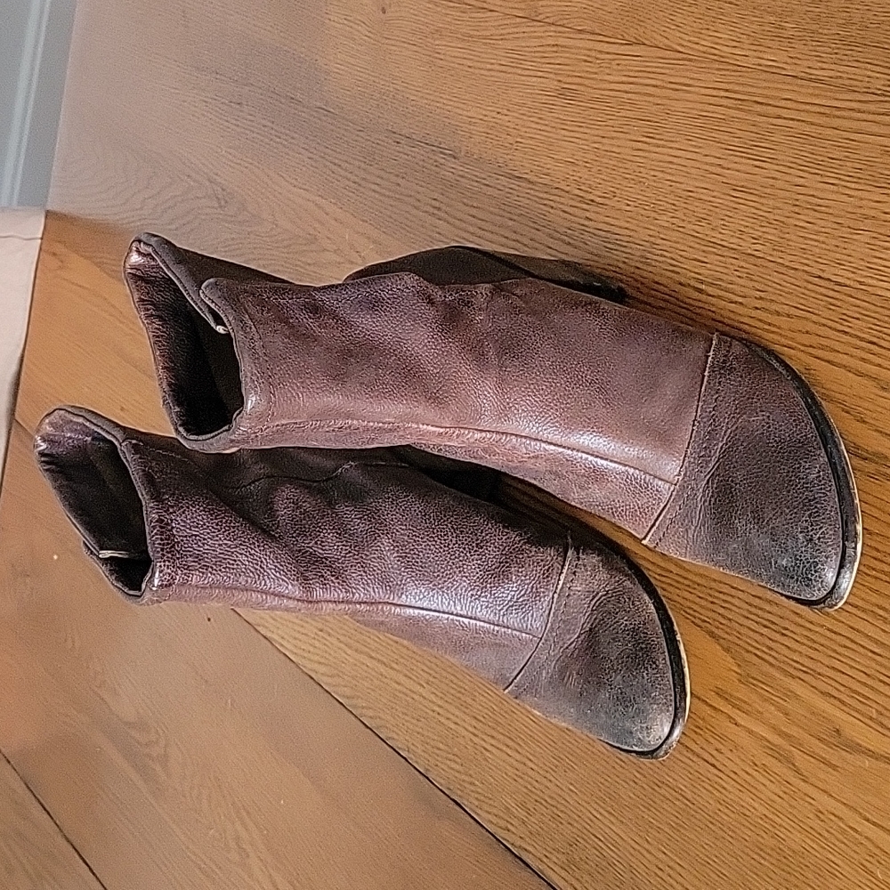 Free people distressed boots, Eur 39 which is 8 or 8.5